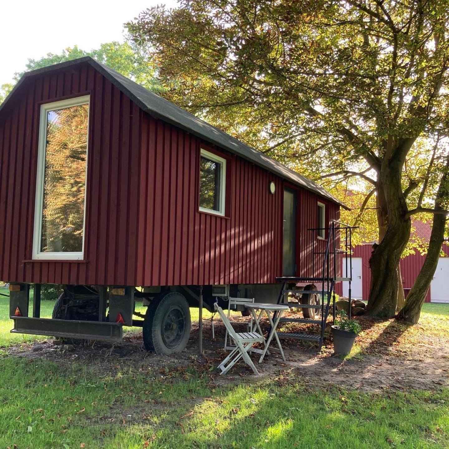 Schaeferwagen Auf Dem Biogut-Saalkow Hotel Gustow  Bagian luar foto